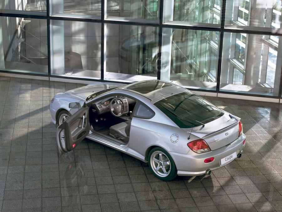  Hyundai Coupe 2005 года  (фото 11 из 16)